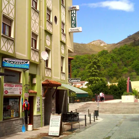 게스트하우스 Monteverde Onís